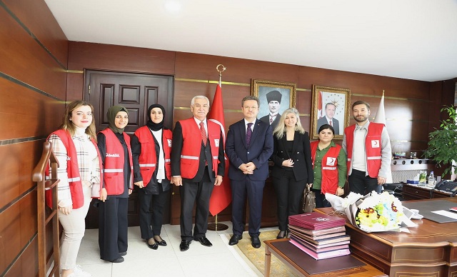Kızılay Heyetini Kabul Etti